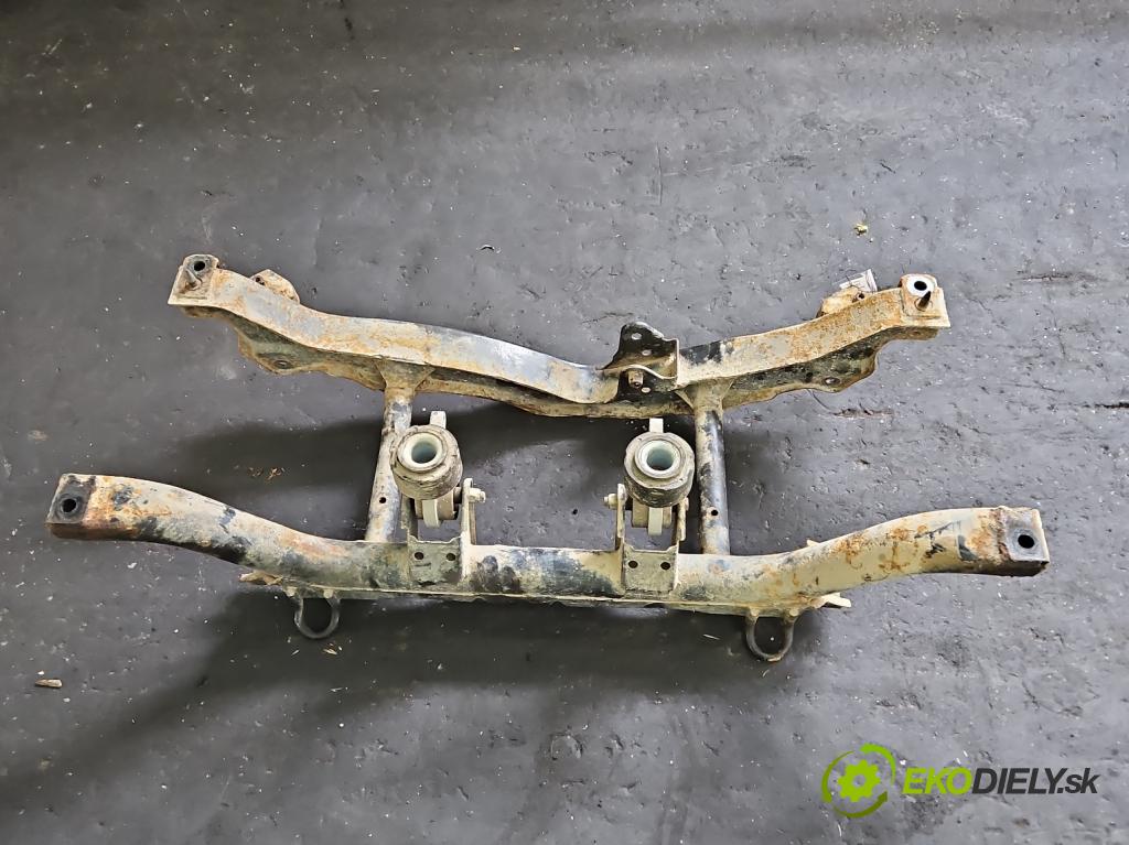 Land rover Freelander I 1998-2006 1.8 16V 120 hp manual 88 kW 1796 cm3 3- zadní výztuha  (Výztuhy zadní)