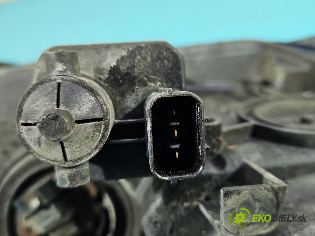 Honda Civic VII 2000-2006 1.4 16V 90 hp manual 66 kW 1396 cm3 5- světlo levý  (Klika dveří ostatní)