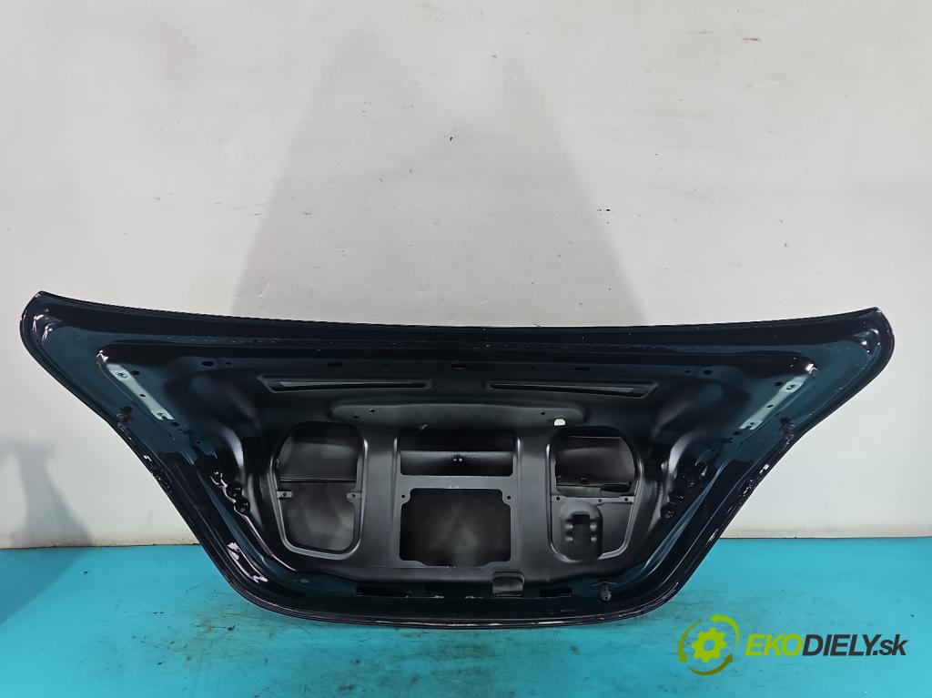 Mercedes C W205 2014–2021 2.0 16V 184 hp automatic 135 kW 1991 cm3 4- zadní kufrové dveře  (Zadní kapota (kufr))
