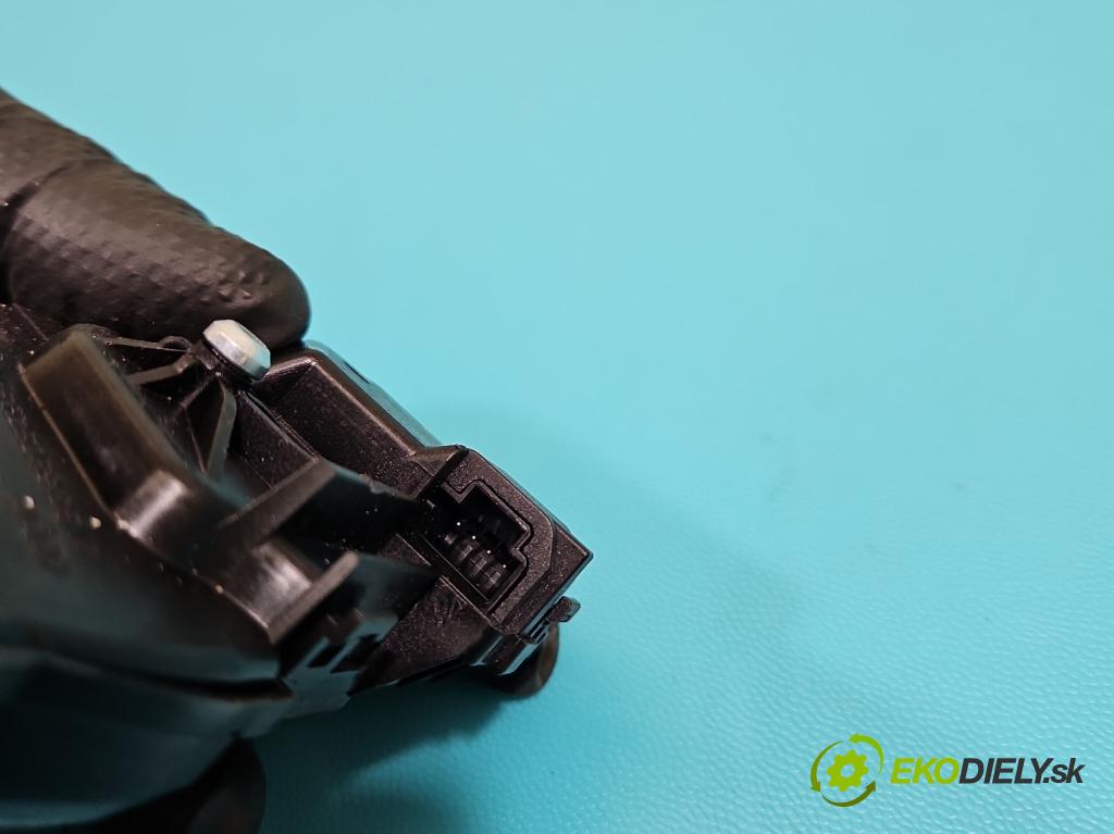 Mercedes C W205 2014–2021 2.0 16V 184hp automatic 135 kW 1991 cm3 4- zámok kufrové dvere zadné A2047500485