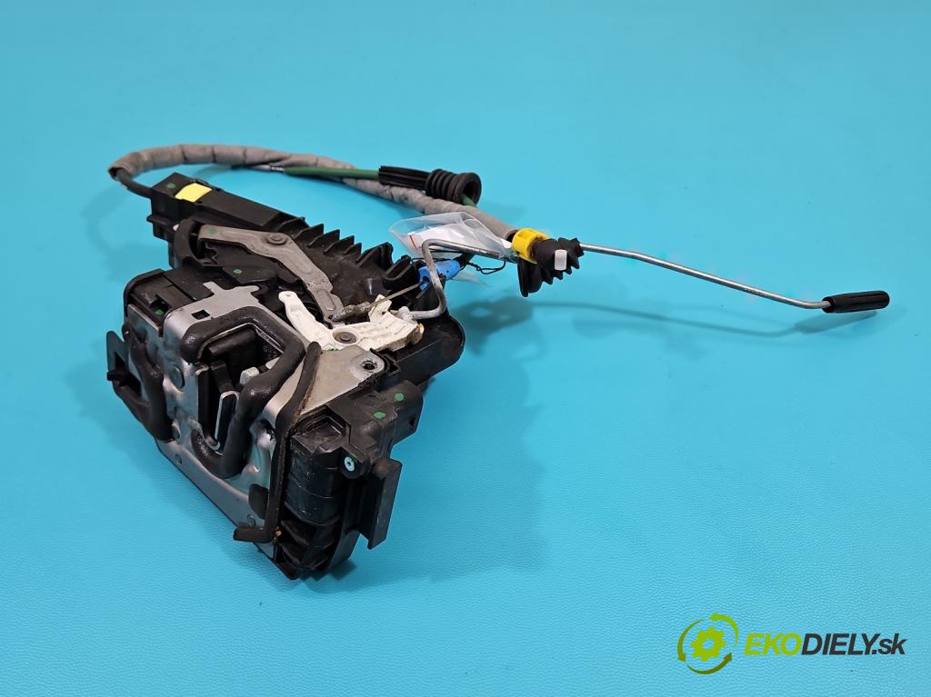 Mercedes C W205 2014–2021 2.0 16V 184 hp automatic 135 kW 1991 cm3 4- zámek zadní pravý 
