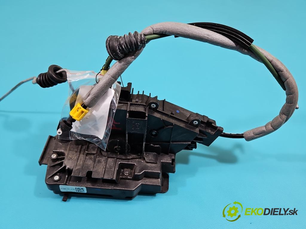 Mercedes C W205 2014–2021 2.0 16V 184 hp automatic 135 kW 1991 cm3 4- zámek přední pravý A0997201800