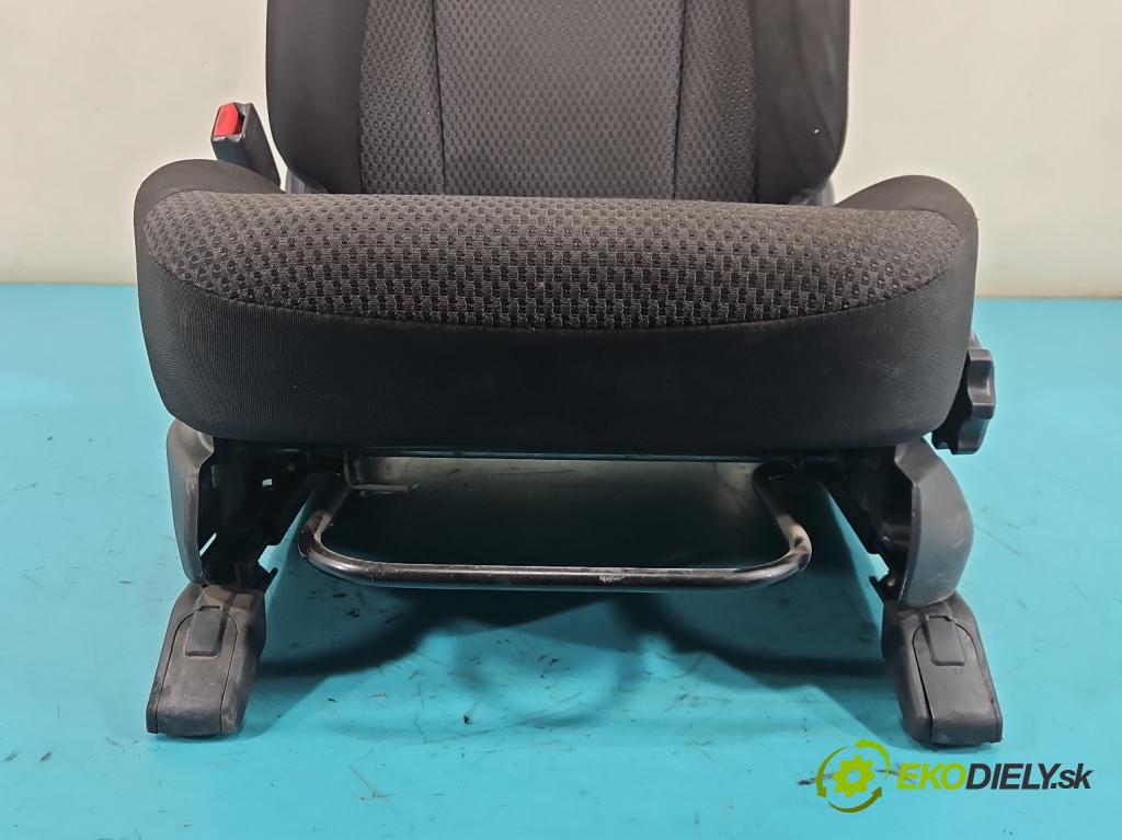 Hyundai Tucson I 2004-2009 2.0 16V 141 HP manual 104 kW 1975 cm3 5- Sedačka ľavý  (Sedadlo)