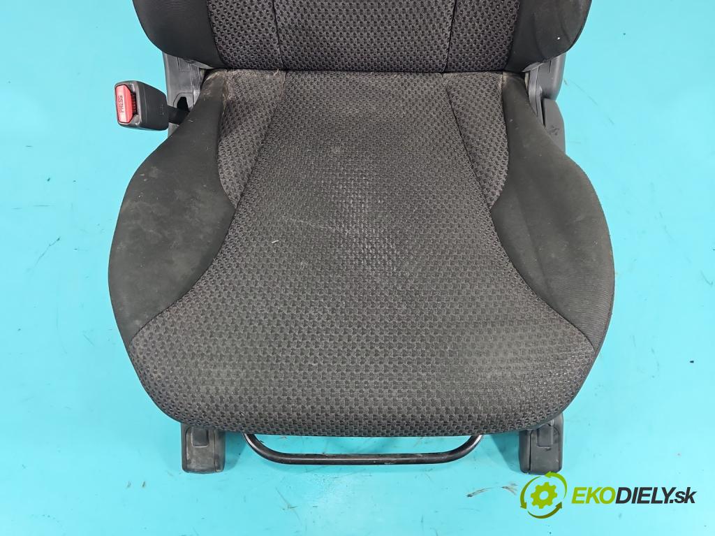 Hyundai Tucson I 2004-2009 2.0 16V 141 HP manual 104 kW 1975 cm3 5- Sedačka ľavý  (Sedadlo)
