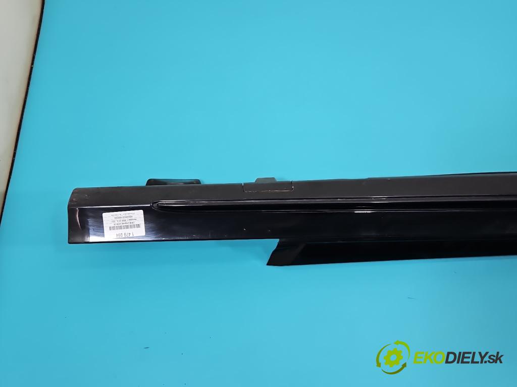 Mercedes C W205 2014–2021 2.0 16V 184 hp automatic 135 kW 1991 cm3 4- lišta práh: pravé  (Prahová lišta)