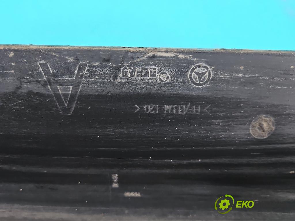 Mercedes C W205 2014–2021 2.0 16V 184 hp automatic 135 kW 1991 cm3 4- lišta práh: pravé  (Prahová lišta)