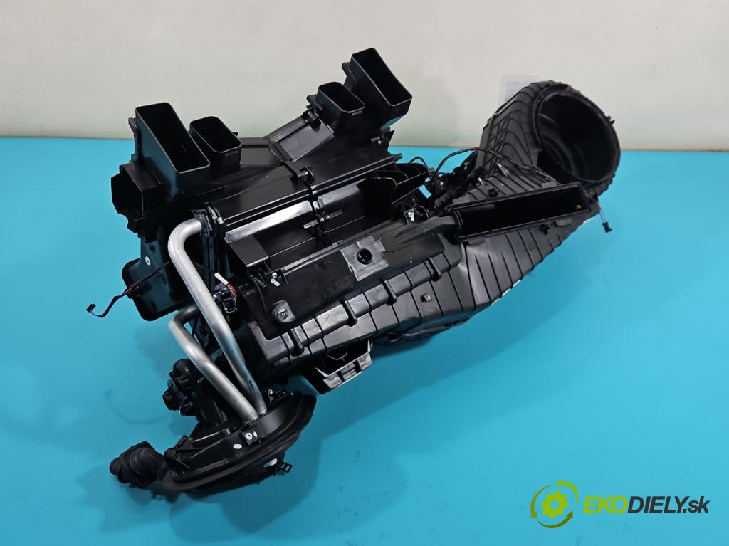 Mercedes C W205 2014–2021 2.0 16V 184 hp automatic 135 kW 1991 cm3 4- radiátor A2058300060 (Radiátor topení)