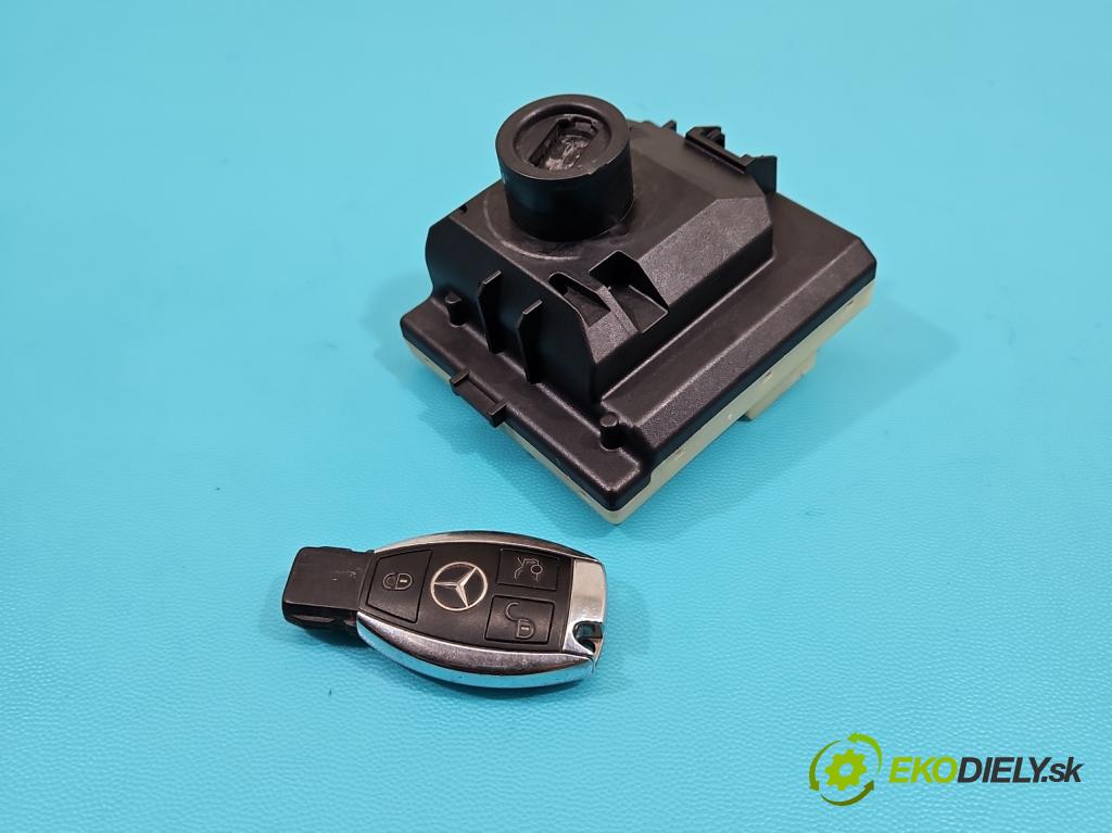 Mercedes C W205 2014–2021 2.0 16V 184hp automatic 135 kW 1991 cm3 4- Spínačka A2059006713 (Spínacia skrinka)