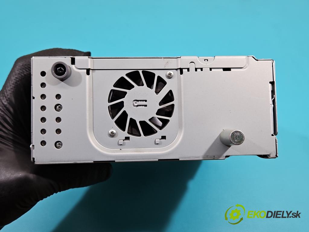Mercedes C W205 2014–2021 2.0 16V 184hp automatic 135 kW 1991 cm3 4- Radio originál A2059008917