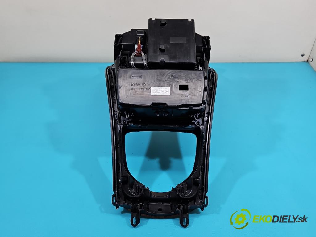 Mercedes C W205 2014–2021 2.0 16V 184hp automatic 135 kW 1991 cm3 4- Mřížka: kúrenia stredová A2056801005Q1 (Mriežka kúrenia (fukár))