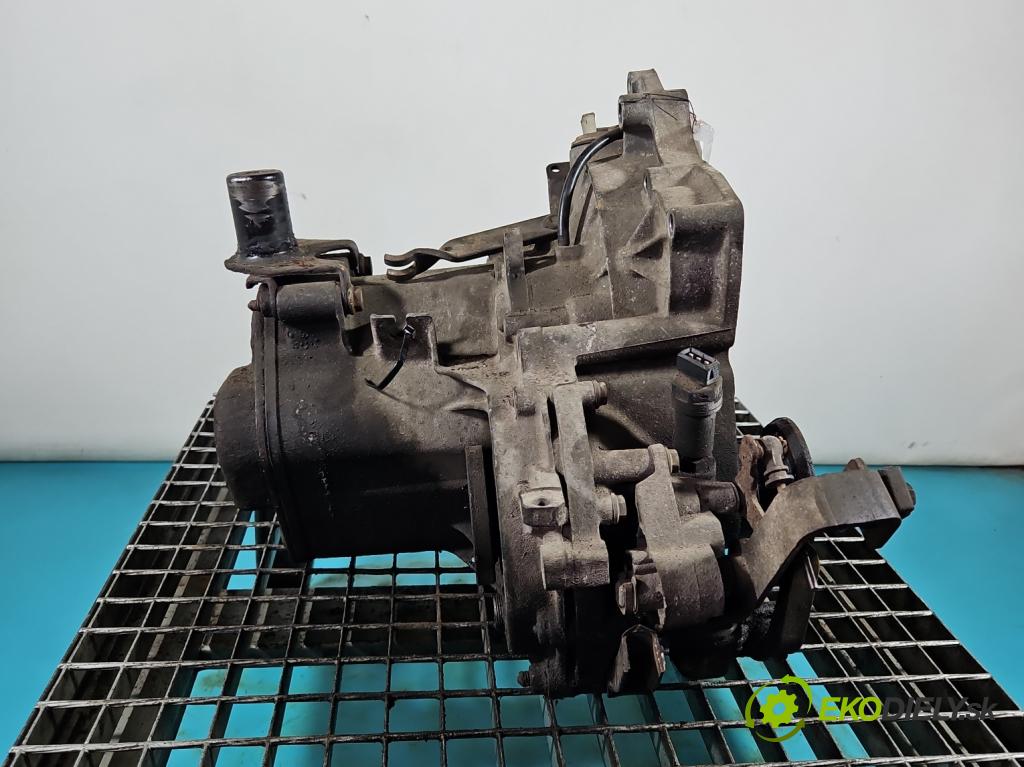 Vw Lupo 1.4 16V 75 HP manual 55 kW 1390 cm3 3- prevodovka stupeň,rýchlosť manual DKF