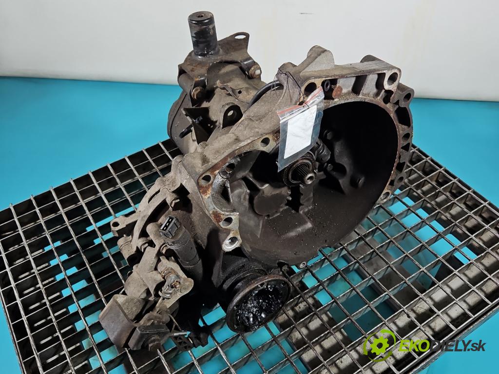 Vw Lupo 1.4 16V 75 HP manual 55 kW 1390 cm3 3- prevodovka stupeň,rýchlosť manual DKF