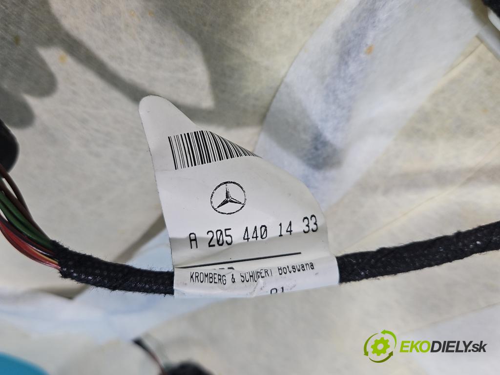 Mercedes C W205 2014–2021 Po vankúše: X2