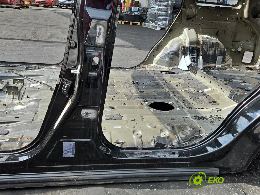 Infiniti QX60 2012- 3.5 V6 265KM automatic 195 kW 3498 cm3 5- práh levý  (Karoserie ostatní)