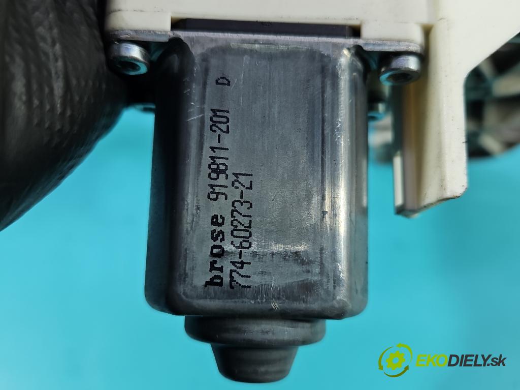 Audi A4 B8 2007-2015 3.0 tdi 239KM automatic 176 kW 2967 cm3 5- mechanismus stahování zadní pravý 8K0959812A