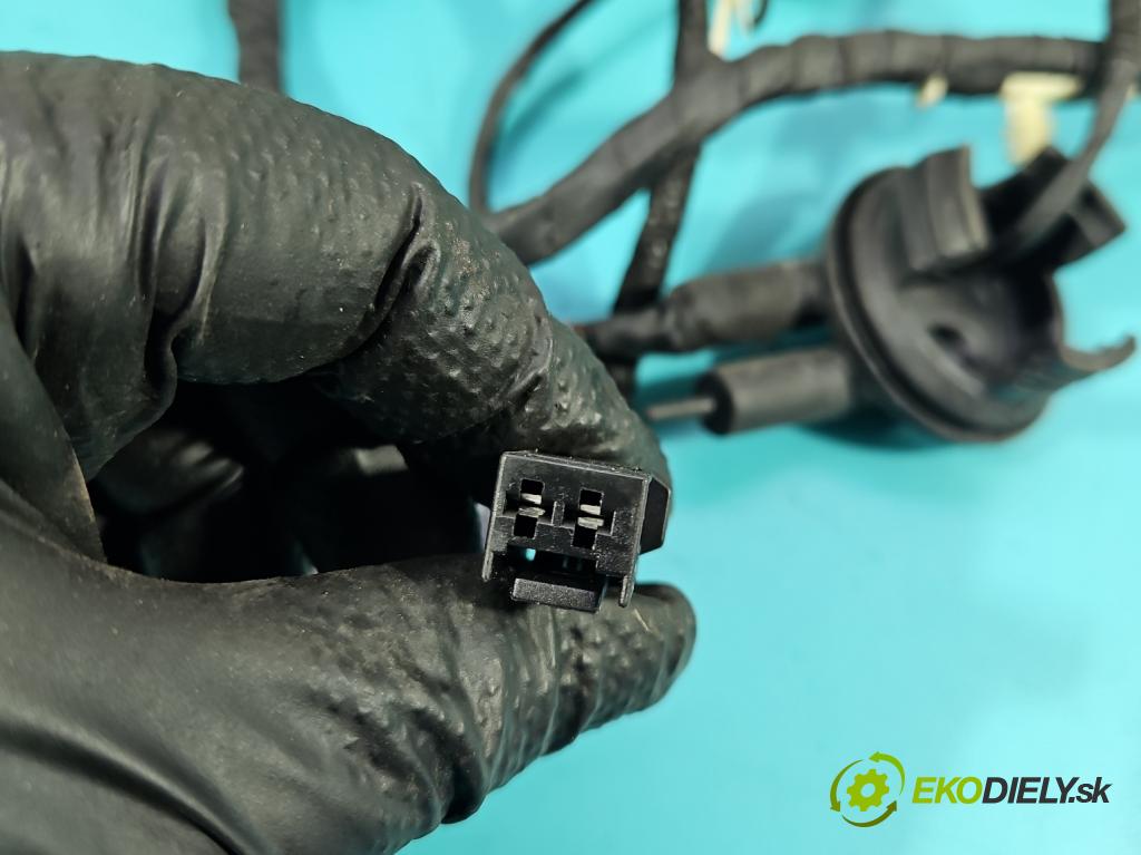 Audi A4 B8 2007-2015 3.0 tdi 239KM automatic 176 kW 2967 cm3 5- Zväzok: dvere predné pravých 8K0971030AE