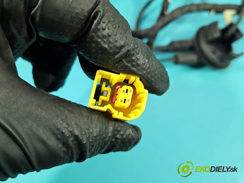 Audi A4 B8 2007-2015 3.0 tdi 239KM automatic 176 kW 2967 cm3 5- Zväzok: dvere predné pravých 8K0971030AE