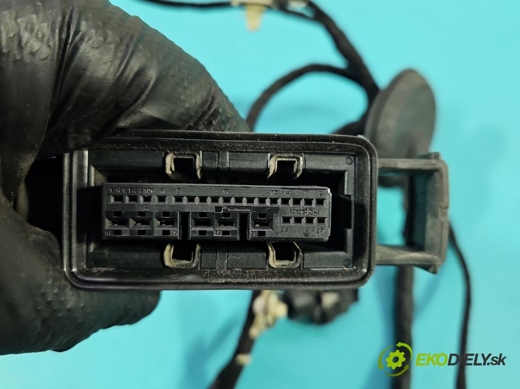 Audi A4 B8 2007-2015 3.0 tdi 239KM automatic 176 kW 2967 cm3 5- Zväzok: dvere predné pravých 8K0971030AE