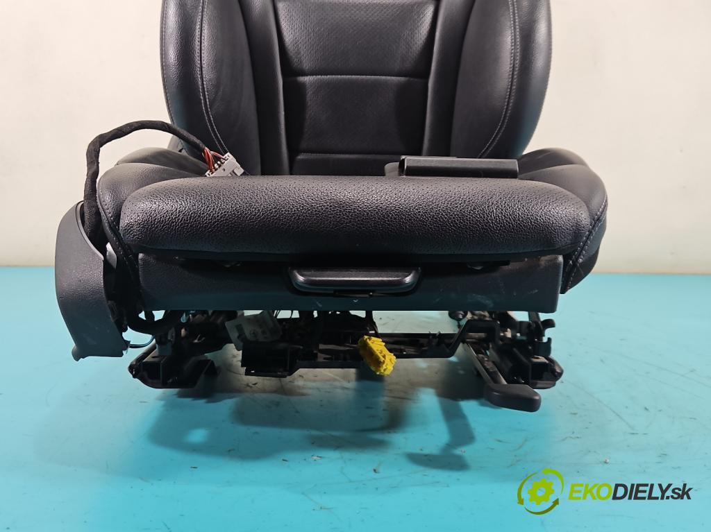 Mercedes C W205 2014–2021 2.0 16V 184 hp automatic 135 kW 1991 cm3 4- sedačke: komplet