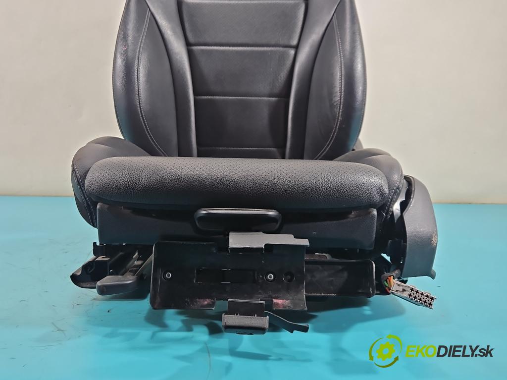 Mercedes C W205 2014–2021 2.0 16V 184 hp automatic 135 kW 1991 cm3 4- sedačke: komplet