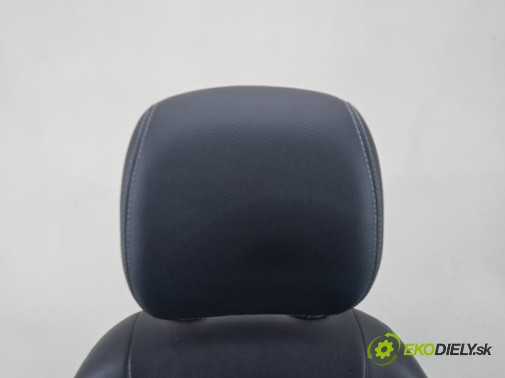 Mercedes C W205 2014–2021 2.0 16V 184 hp automatic 135 kW 1991 cm3 4- sedačke: komplet