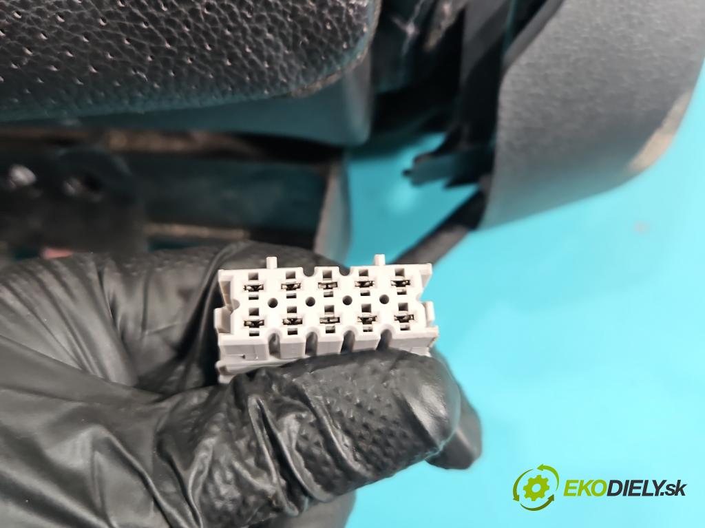 Mercedes C W205 2014–2021 2.0 16V 184 hp automatic 135 kW 1991 cm3 4- sedačke: komplet