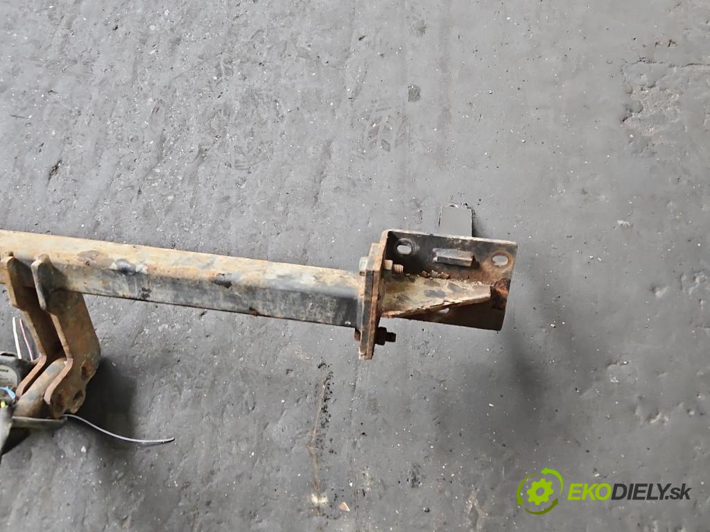 Fiat Bravo II 2007-2014 1.9 jtd 120 HP manual 88 kW 1910 cm3 5- Hák: vlečení:  (Ťažné zariadenie)