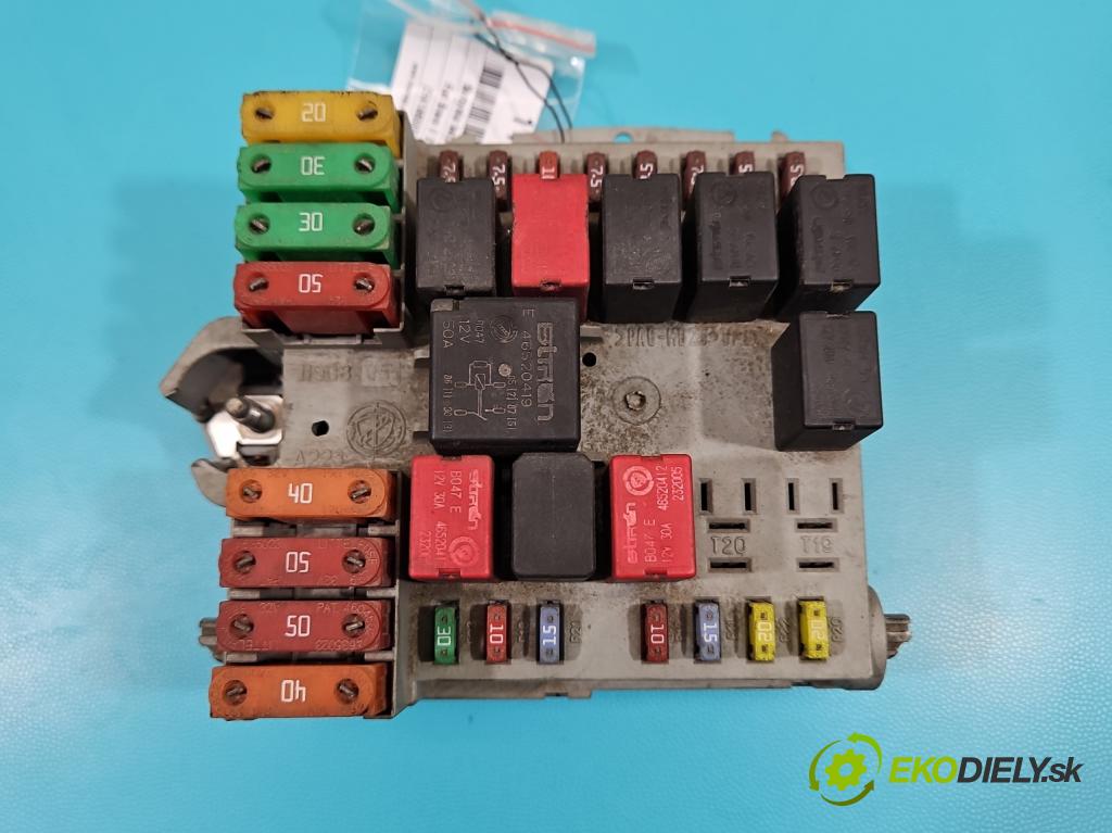 Fiat Bravo II 2007-2014 1.9 jtd 120 hp manual 88 kW 1910 cm3 5- skříňka pojistková 51775688 (Pojistková skříňka)