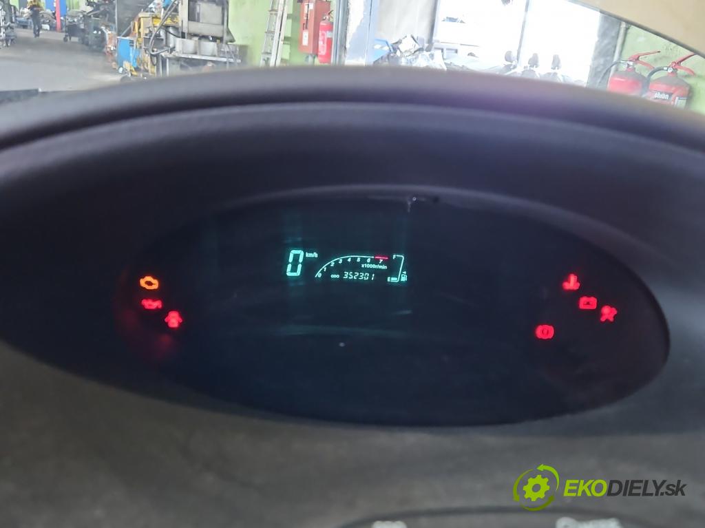 Toyota Yaris I 1999-2005 1.3 vvti 87 HP manual 64 kW 1298 cm3 3- prístrojovka/ budíky 83800-0D391 (Prístrojová doska)