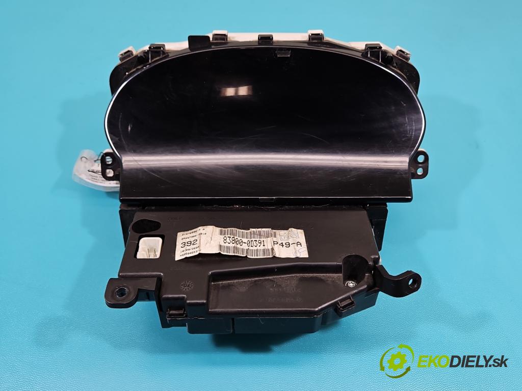 Toyota Yaris I 1999-2005 1.3 vvti 87 HP manual 64 kW 1298 cm3 3- prístrojovka/ budíky 83800-0D391 (Prístrojová doska)