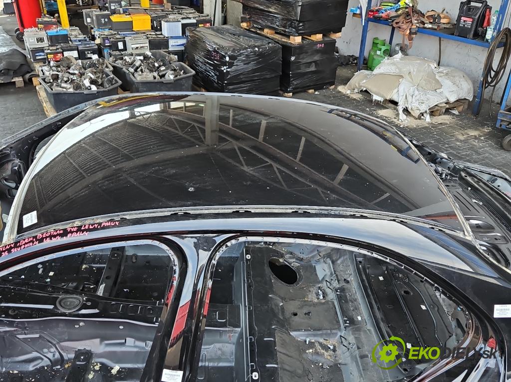 Mercedes C W205 2014–2021 2.0 16V 184 hp automatic 135 kW 1991 cm3 4- Strecha:
