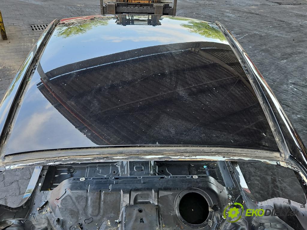 Mercedes C W205 2014–2021 2.0 16V 184 hp automatic 135 kW 1991 cm3 4- Strecha: