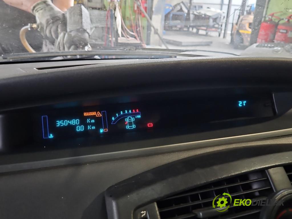 Renault Scenic II 2003-2009 1.6 16V 113 HP manual 83 kW 1598 cm3 5- prístrojovka/ budíky P8200365607D (Prístrojová doska)