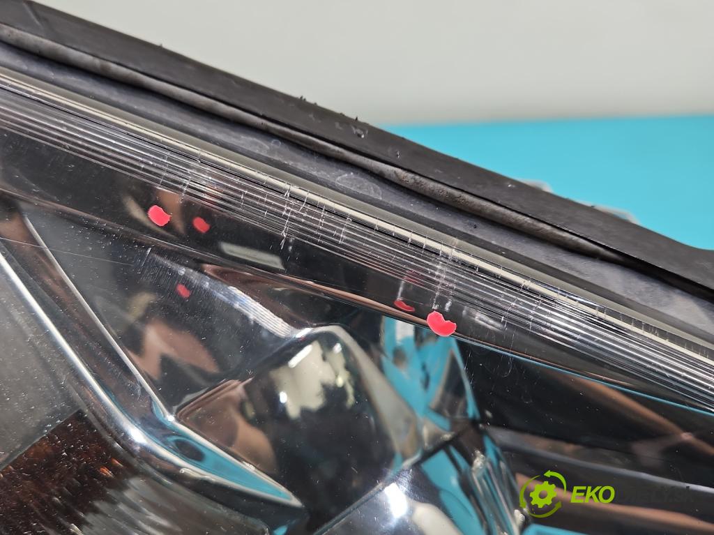 Opel Signum 2.2 16V 155 HP manual 114 kW 2198 cm3 5- Reflektor: pravý 13170934 (Svetlo predné pravé)