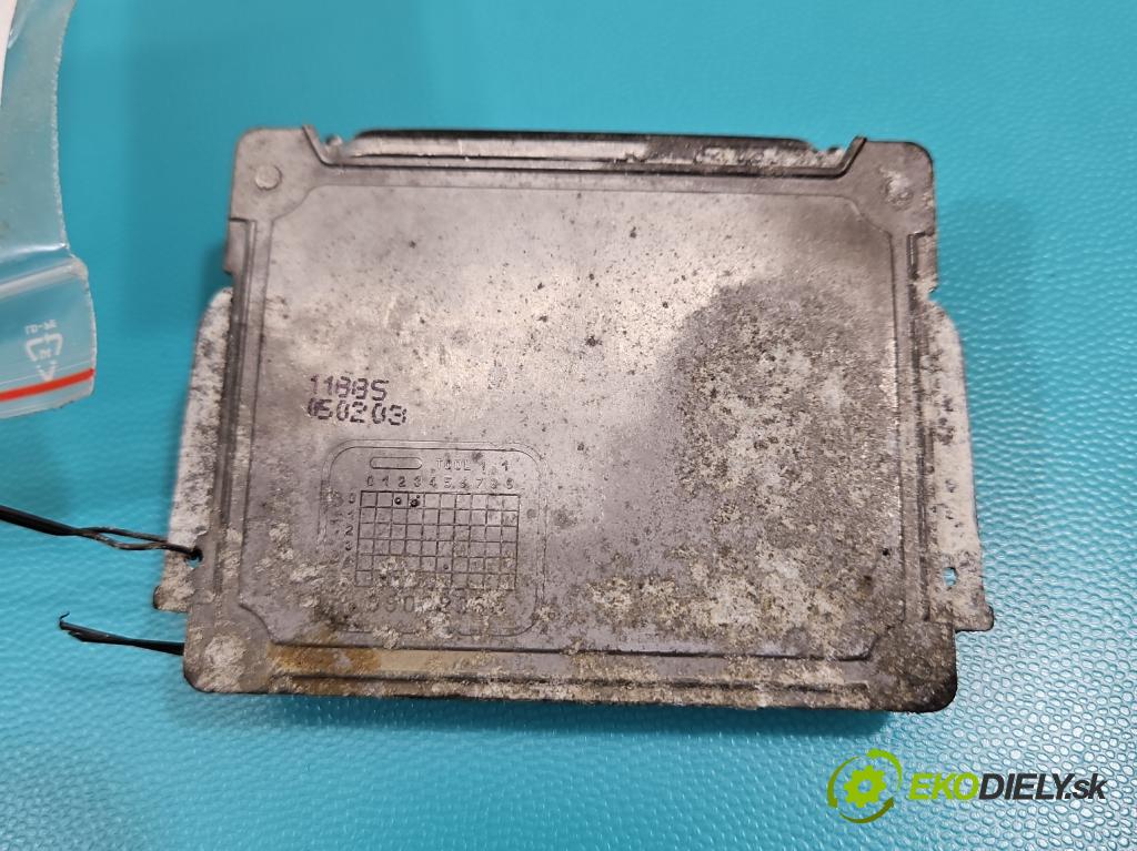 Opel Signum 2.2 16V 155 HP manual 114 kW 2198 cm3 5- střídač: xenon 89034934 (Riadiaca jednotka xenónu)