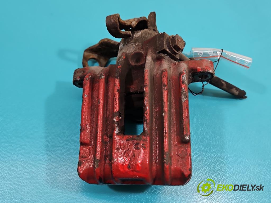 Vw Bora 1.9 tdi 101 HP manual 74 kW 1896 cm3 4- brzdič zadné pravý  (Kľučka dverí ostatné)