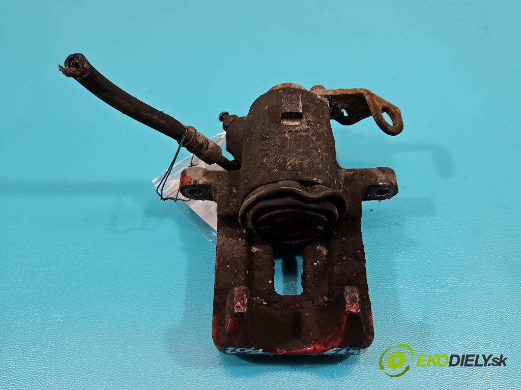 Vw Bora 1.9 tdi 101 HP manual 74 kW 1896 cm3 4- brzdič zadné pravý  (Kľučka dverí ostatné)