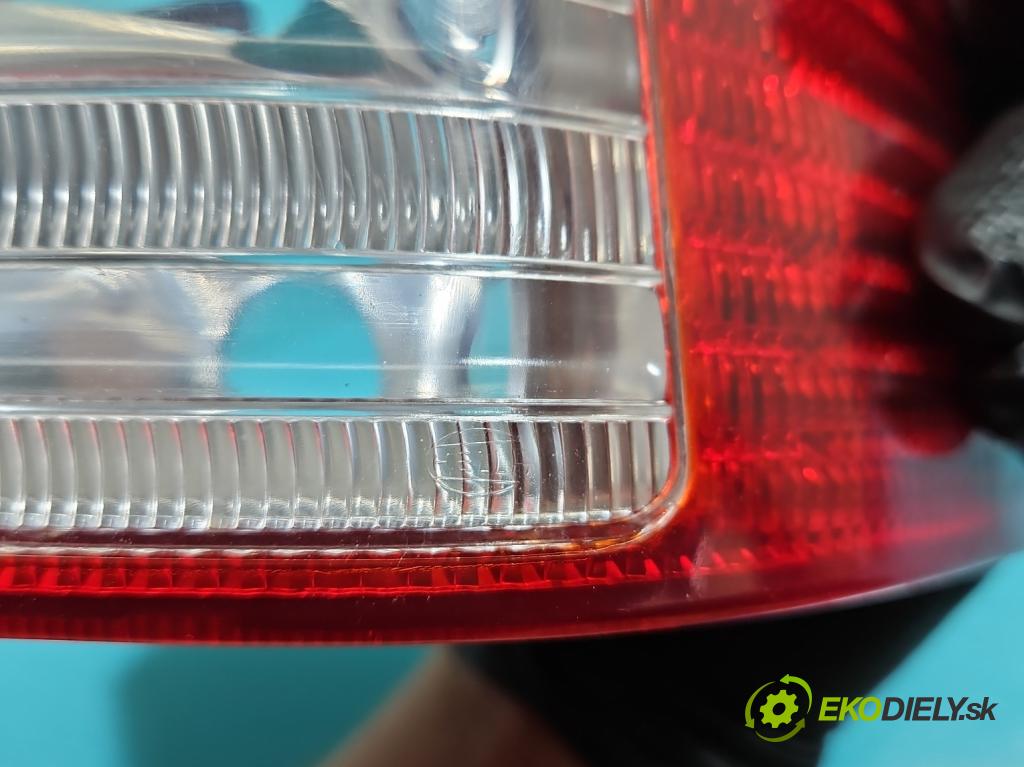 Vw Bora 1.9 tdi 101 hp manual 74 kW 1896 cm3 4- světlo zadní pravé 963686 (Klika dveří ostatní)