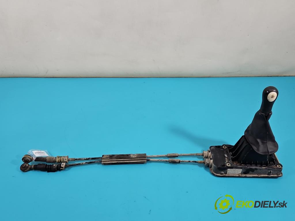 Nissan Micra K12 2003-2010 1.5 dci 65 HP manual 48 kW 1461 cm3 5- Páka: Změny: stupeň,rýchlosť  (Rýchlostná páka (kulisa))