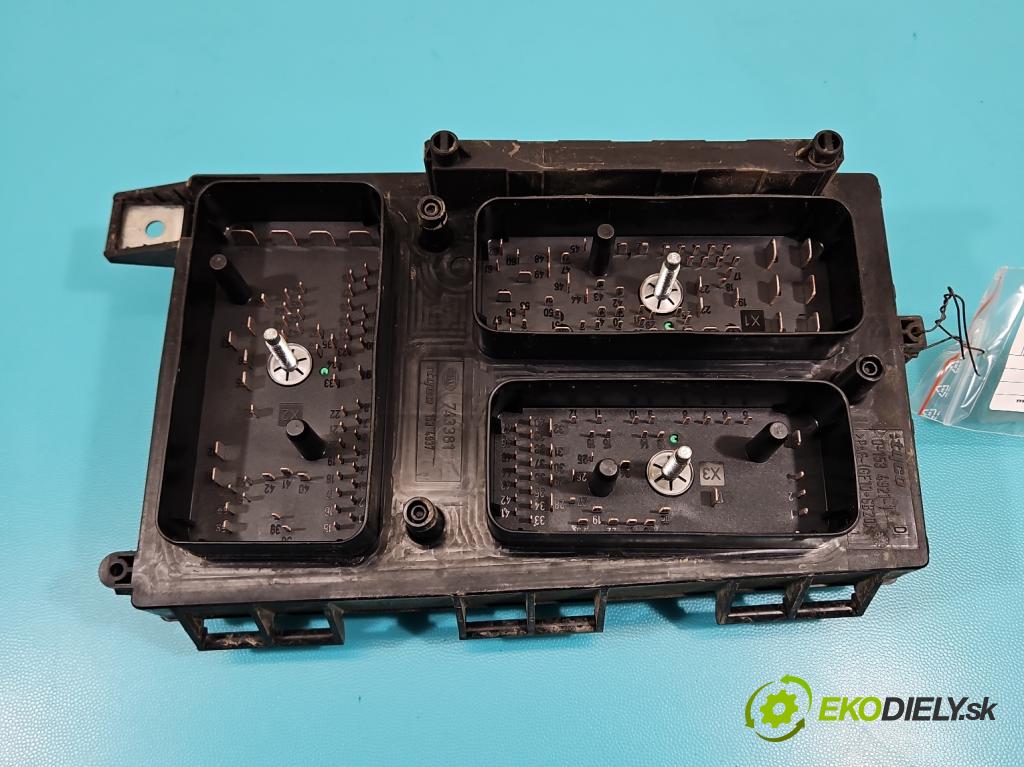 Opel Astra III 2004-2014 1.4 16V 90 hp manual 66 kW 1364 cm3 5- skříňka pojistková 13206746 (Pojistková skříňka)
