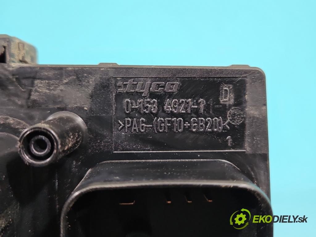 Opel Astra III 2004-2014 1.4 16V 90 hp manual 66 kW 1364 cm3 5- skříňka pojistková 13206746 (Pojistková skříňka)