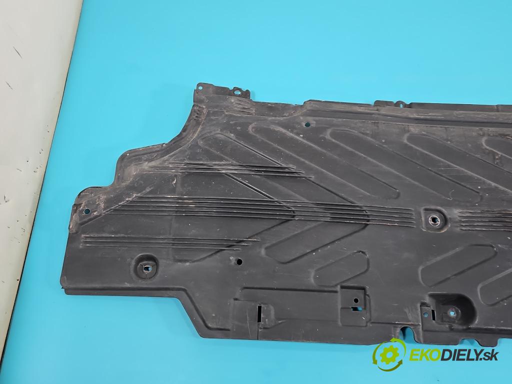 Mercedes C W205 2014–2021 2.0 16V 184 hp automatic 135 kW 1991 cm3 4- kryt plastová A2056801402