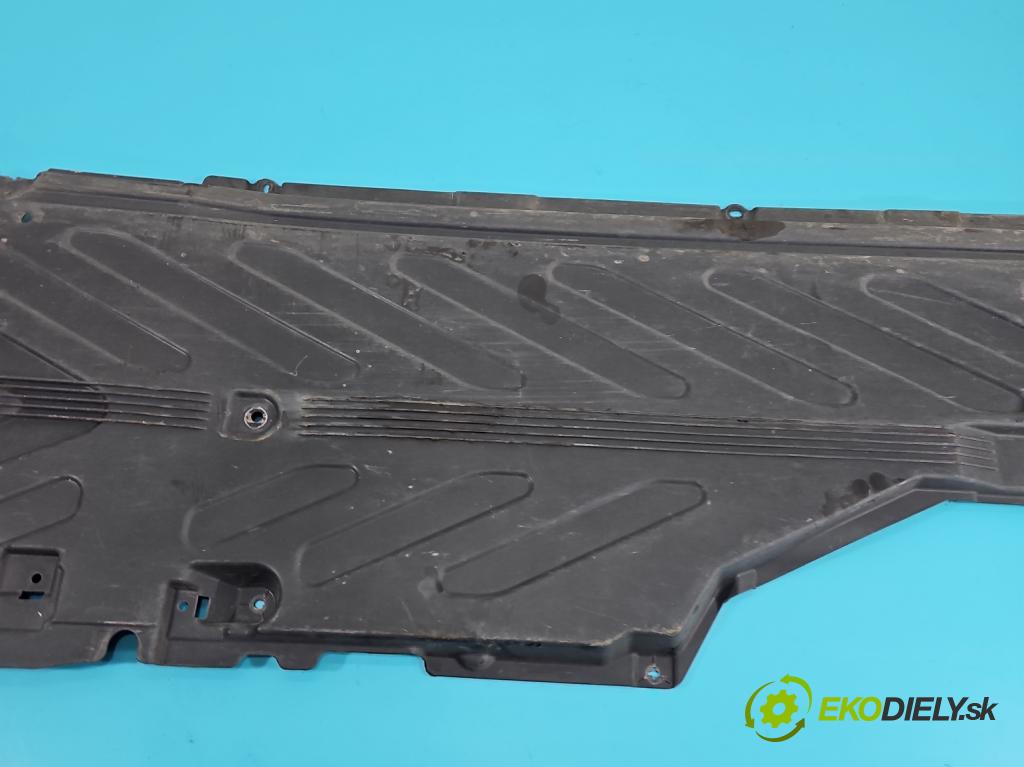 Mercedes C W205 2014–2021 2.0 16V 184 hp automatic 135 kW 1991 cm3 4- kryt plastová A2056801402