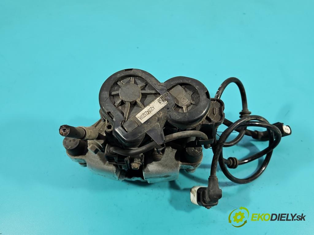 Mercedes C W205 2014–2021 2.0 16V 184hp automatic 135 kW 1991 cm3 4- brzdič zadné pravý A2054232098 (Kľučka dverí ostatné)