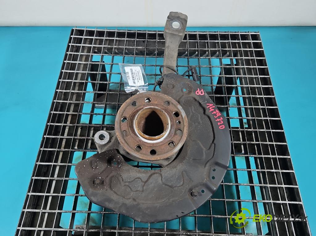 Mercedes C W205 2014–2021 2.0 16V 184 hp automatic 135 kW 1991 cm3 4- náboj pravé 2052200 (Náboj kola)