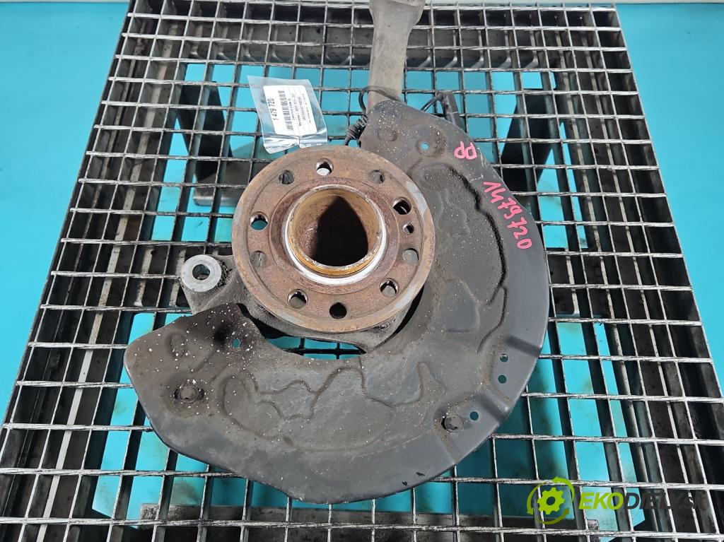 Mercedes C W205 2014–2021 2.0 16V 184 hp automatic 135 kW 1991 cm3 4- náboj pravé 2052200 (Náboj kola)