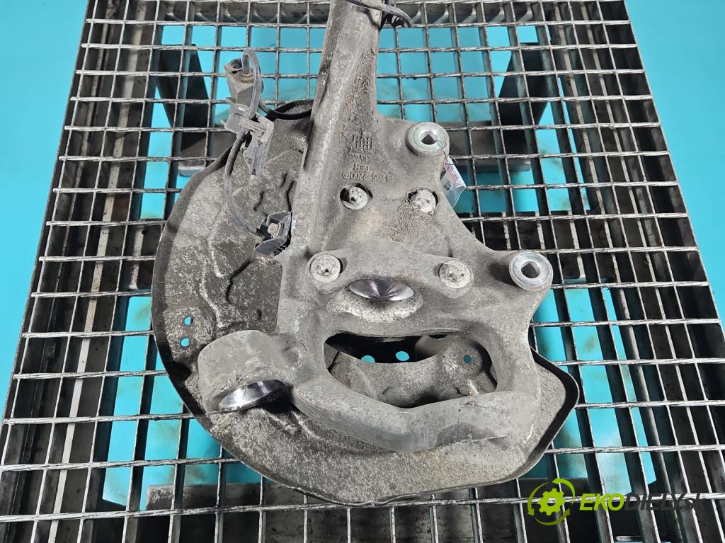 Mercedes C W205 2014–2021 2.0 16V 184 hp automatic 135 kW 1991 cm3 4- náboj pravé 2052200 (Náboj kola)