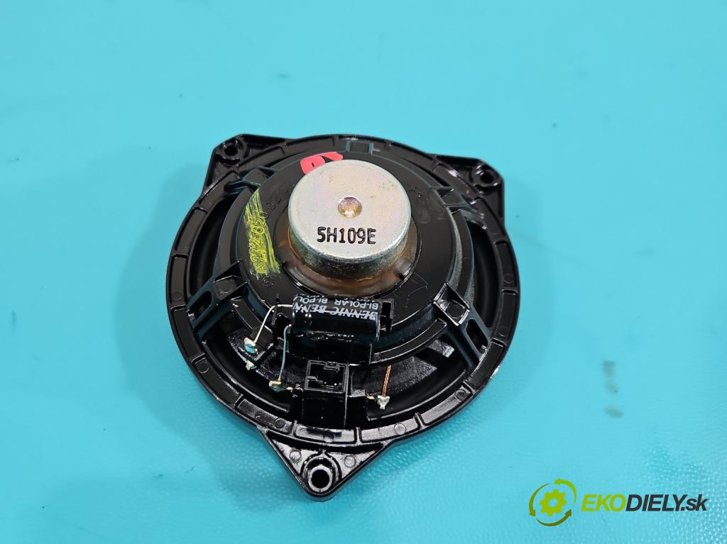 Mercedes C W205 2014–2021 2.0 16V 184 hp automatic 135 kW 1991 cm3 4- reproduktory komplet A2058201602