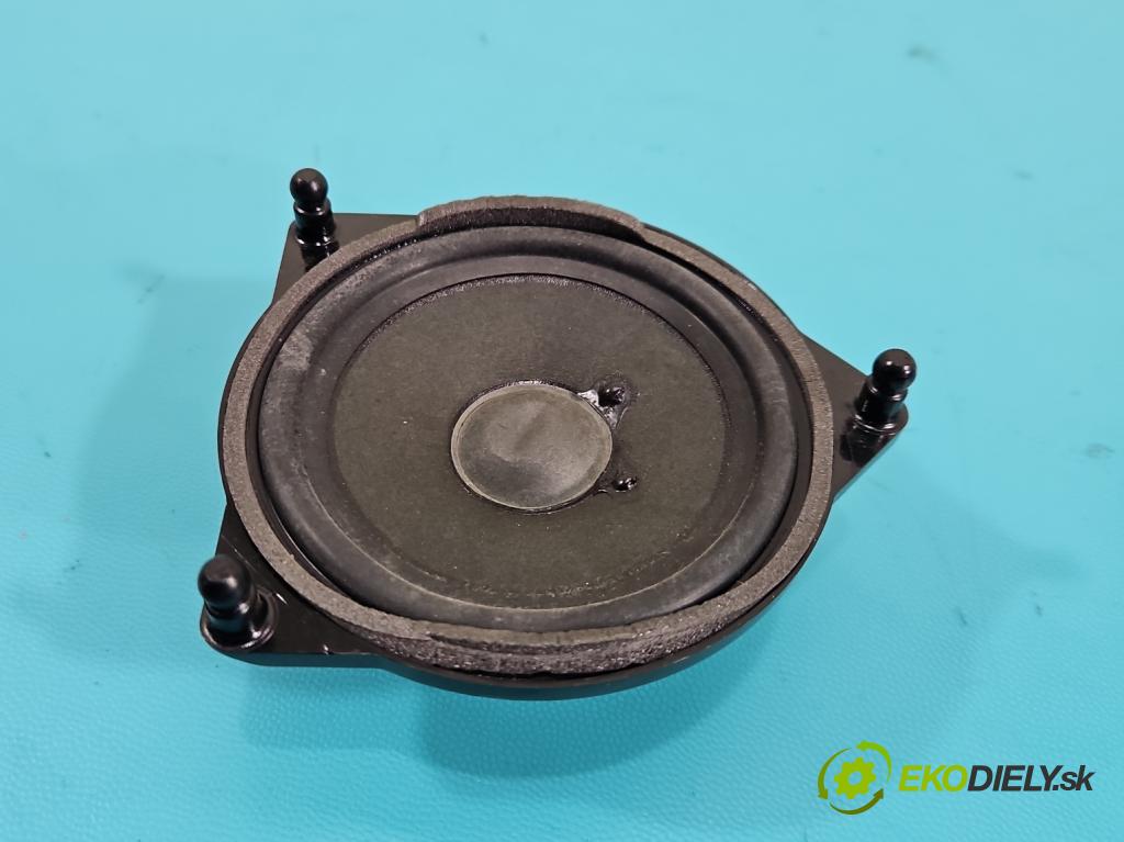 Mercedes C W205 2014–2021 2.0 16V 184 hp automatic 135 kW 1991 cm3 4- reproduktory komplet A2058201602