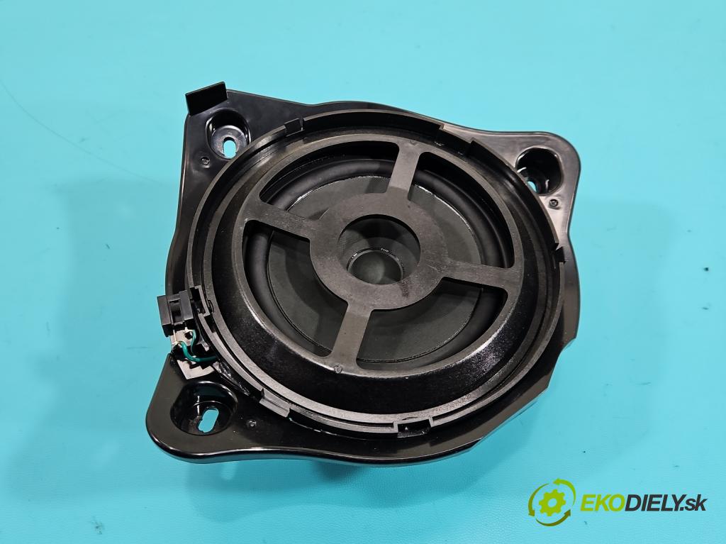 Mercedes C W205 2014–2021 2.0 16V 184 hp automatic 135 kW 1991 cm3 4- reproduktory komplet A2058201602